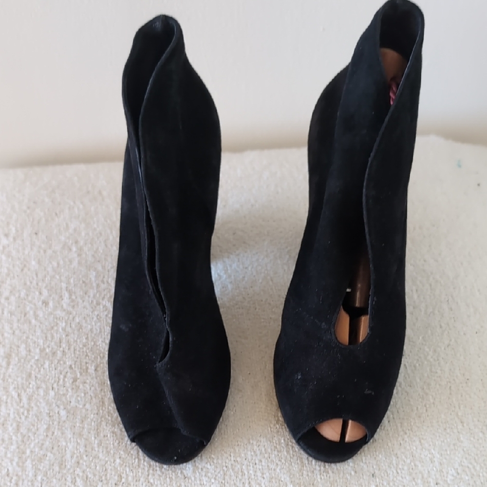 Elegant Black Women's Shoes